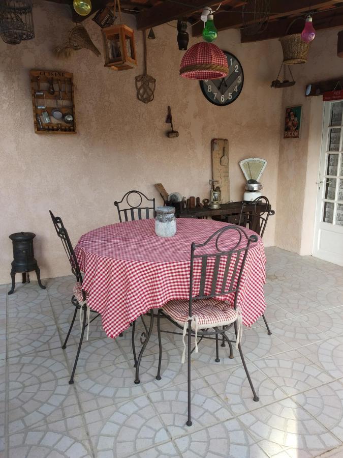 L'Eolyre Bed and Breakfast La Motte-d'Aigues Exteriör bild