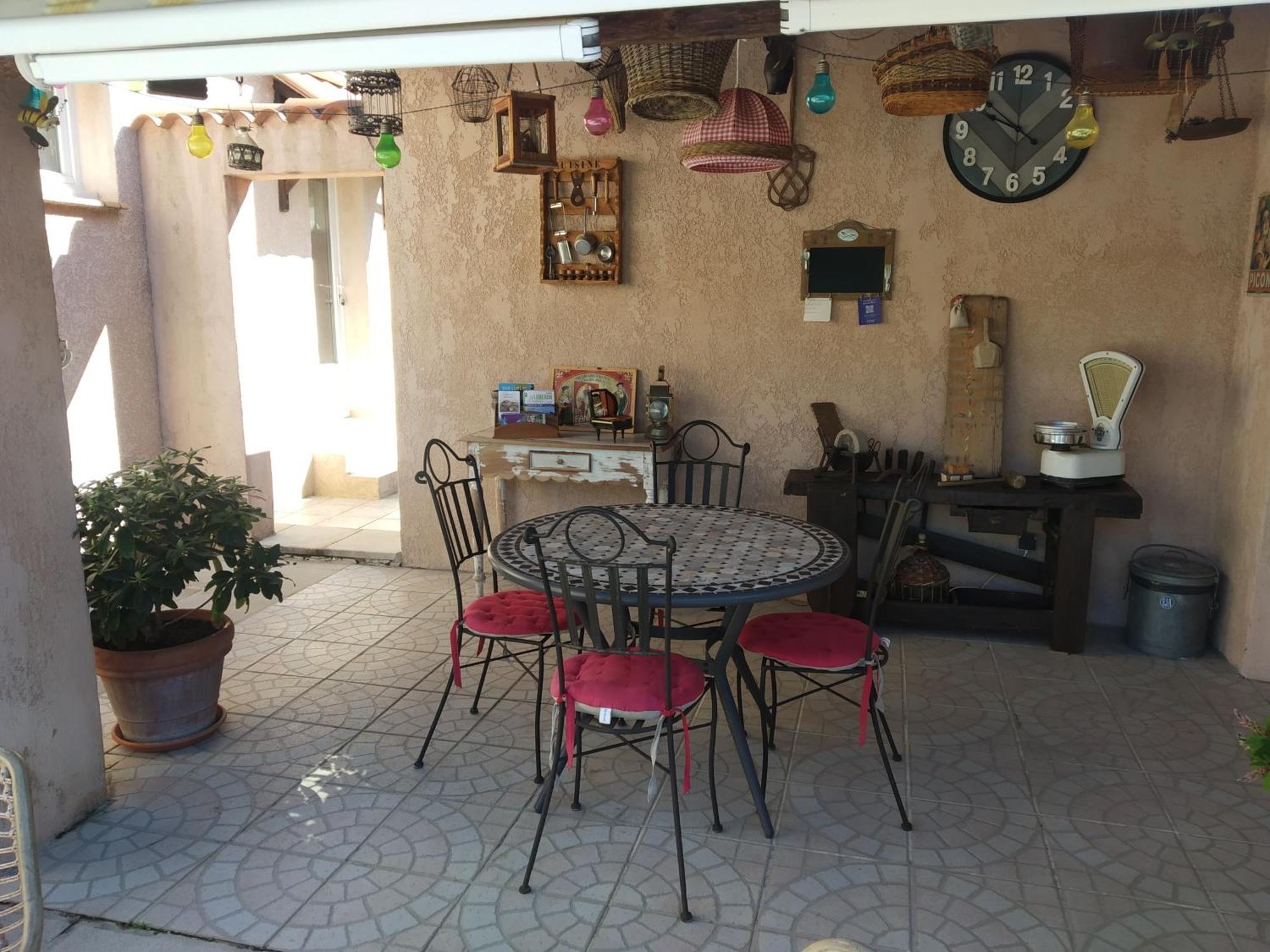 L'Eolyre Bed and Breakfast La Motte-d'Aigues Exteriör bild