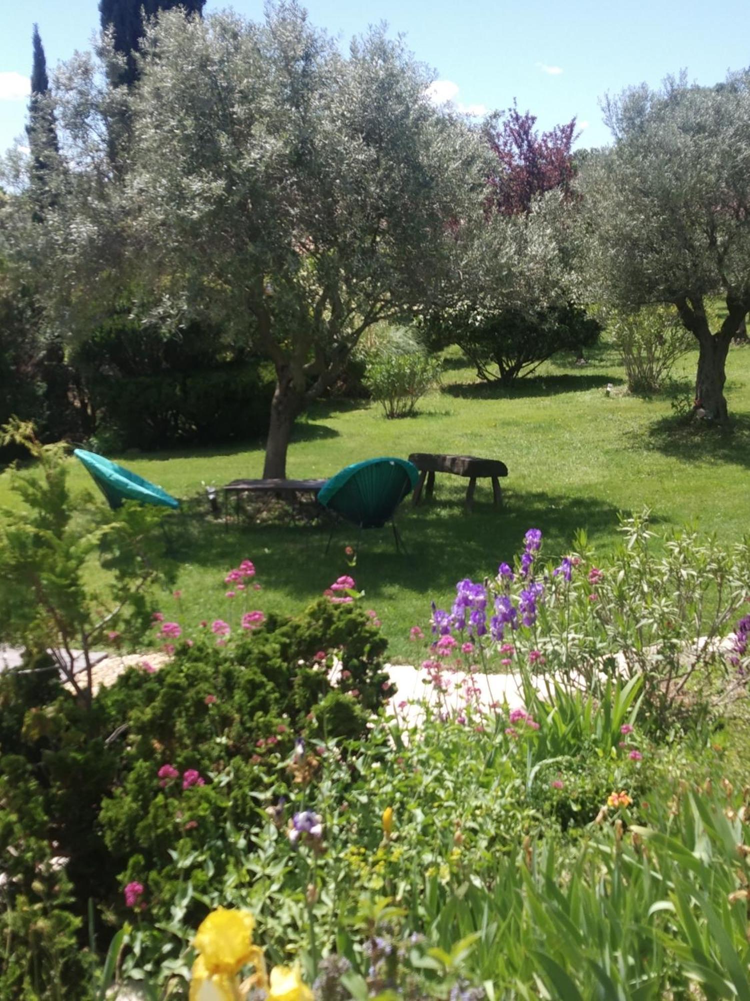 L'Eolyre Bed and Breakfast La Motte-d'Aigues Exteriör bild
